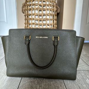 Michael Kors purse